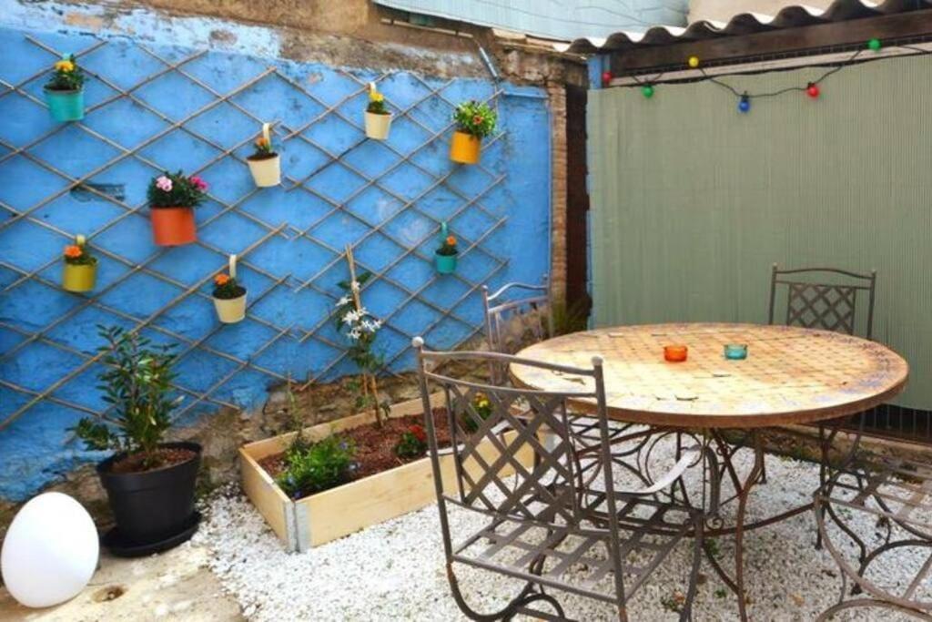 Taote - Studio Avec Terrasse Au Coeur De Ville Brignoles Dış mekan fotoğraf